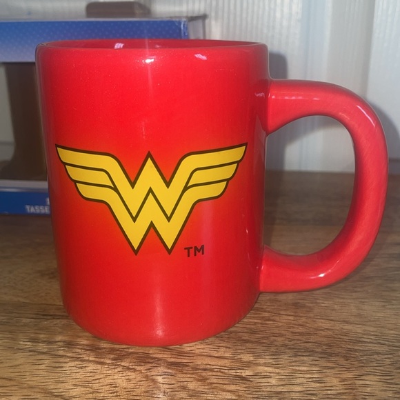 ❤️Wonder Woman Justice League DC Comics Mug, New in Box - Picture 4 of 9